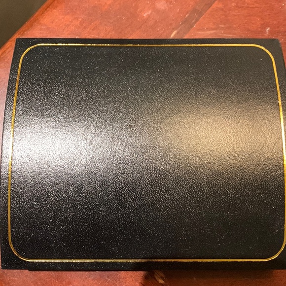 Box for necklace - Picture 1 of 5